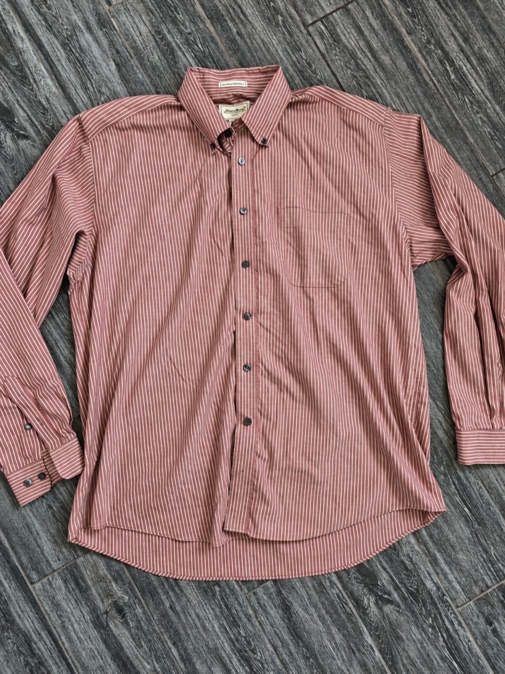 Eddie Bauer Men’s XL Wrinkle Resistant Red Striped Button Down Shirt 100% Cotton
